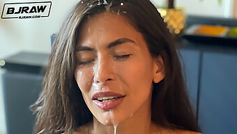 Hongerige Heather Vahn Geeft Een Deepthroat Blowjob