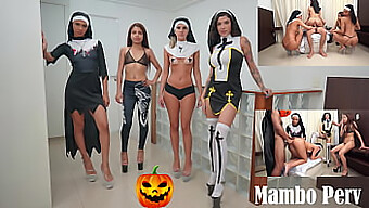 Ebony Nonner Bliver Kneppet I Omvendt Gruppesex På Halloween